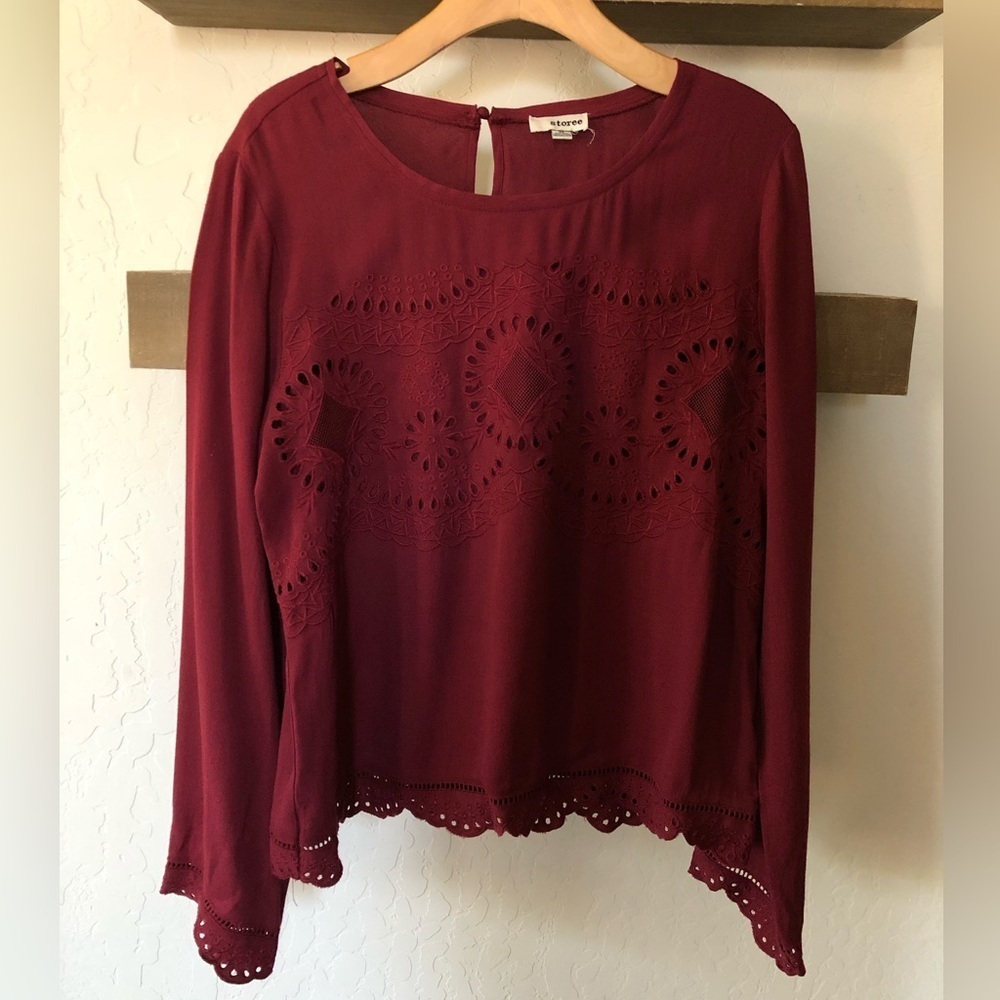 Storee|Boho burgundy blouse with bell sleeves & eyelet detail•••crotchet lace